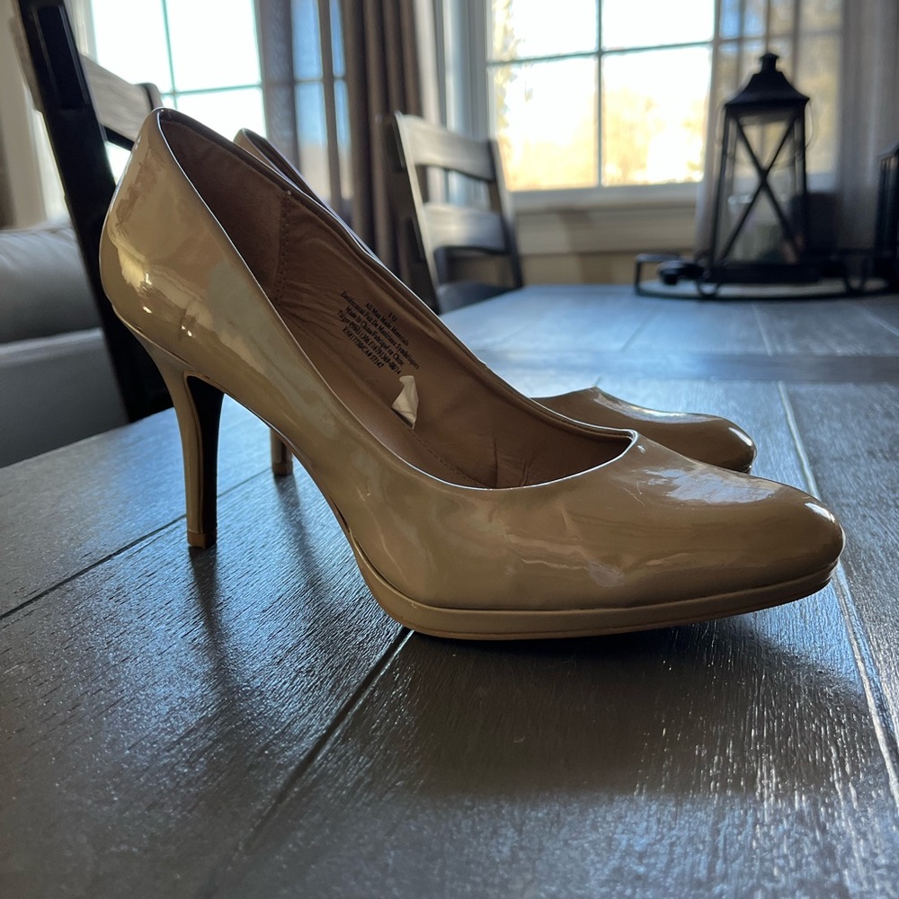 Merona beige high heel